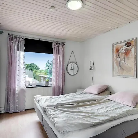 2 Bedroom Beautiful In *