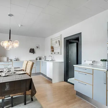 Apartman 2 Bedroom Beautiful In