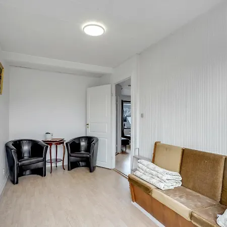 2 Bedroom Beautiful In *