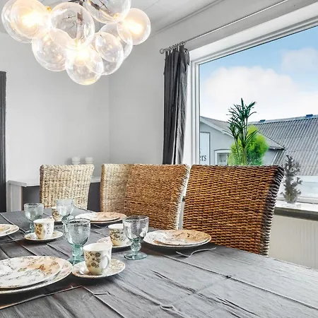 2 Bedroom Beautiful In Apartman