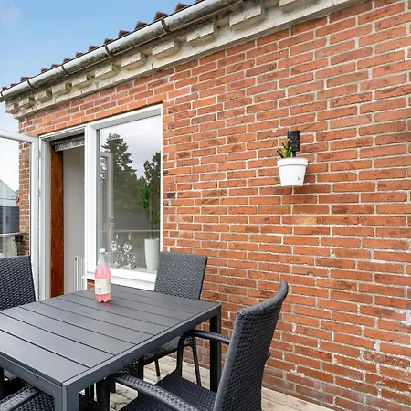 2 Bedroom Beautiful In *